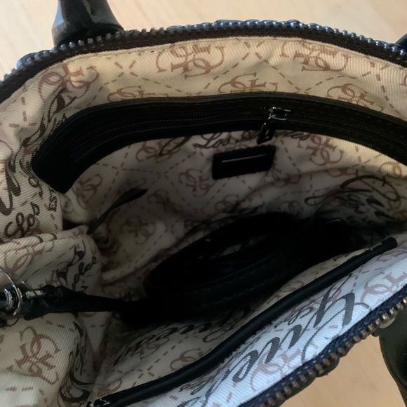 Guess Handbag - Picture 2 of 2